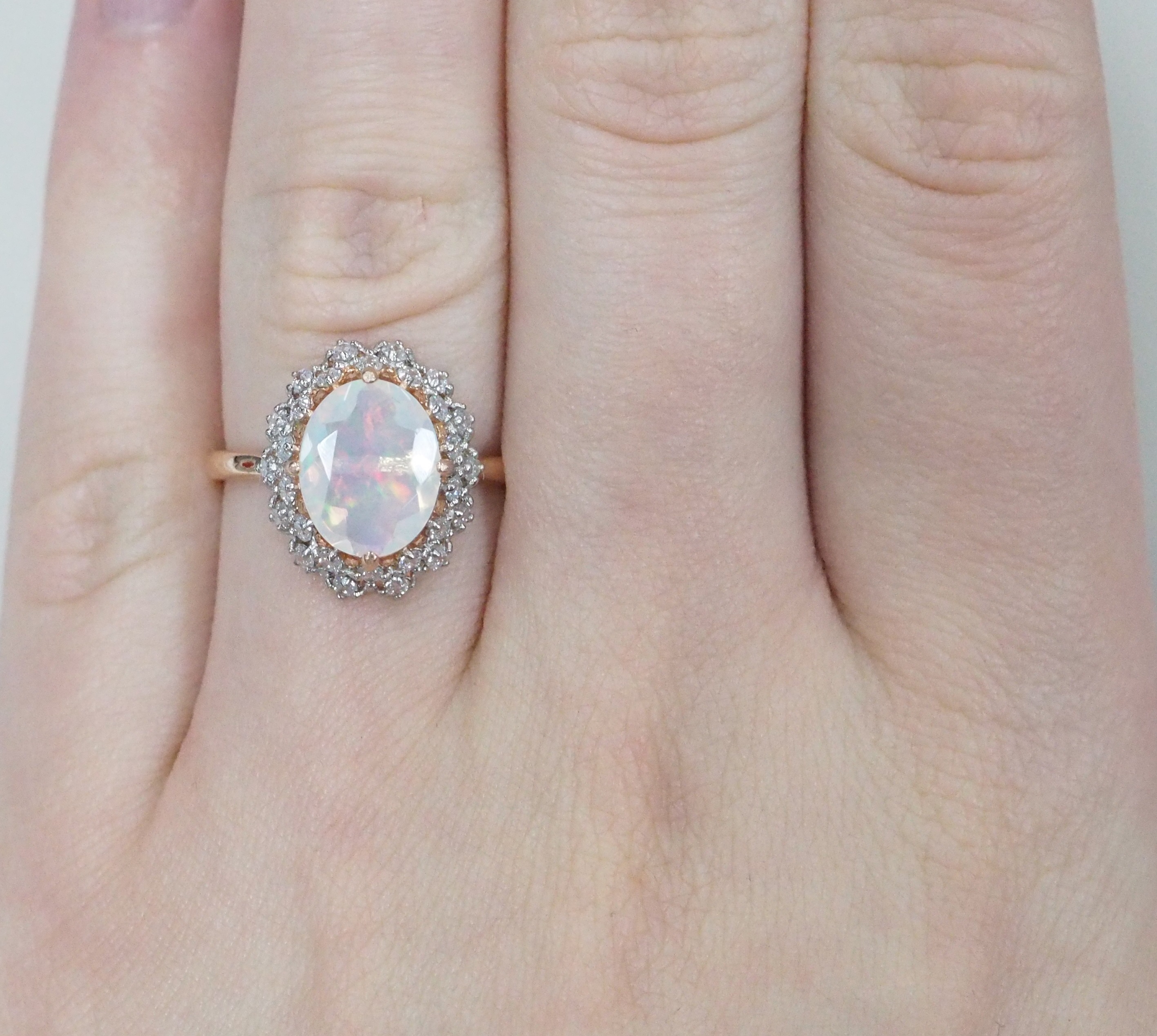 Серебряное кольцо с опалом